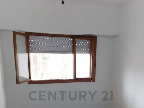 Diag. 80 e/ 2 y 3 700, Piso 0