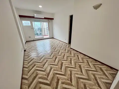 Exc depto semipiso 3 amb con amplio balcón al fte - Super lum - Reciclado - Exc ubic