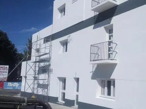 Lencke vende - excelente edificio Comercial en Colonia del Sacramento