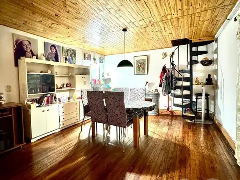Depto Tipo Casa 6 ambientes con 2 baños
