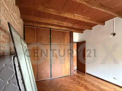 Increible casa con gran pileta y quincho