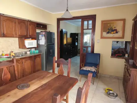 Casa 4 ambientes con 1 baño