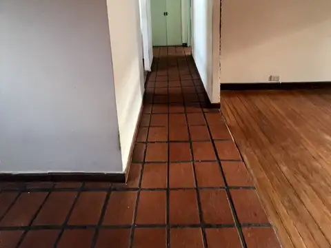 Depto Tipo Casa en Venta 40 años