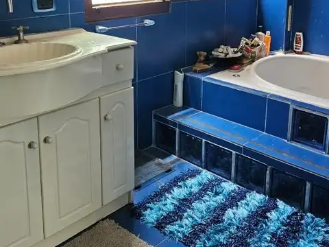 Casa 4 ambientes con 3 baños