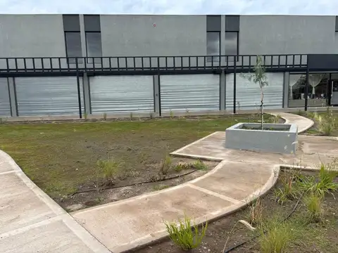 ALQUILER LOCAL MALL VALLE CERCANO