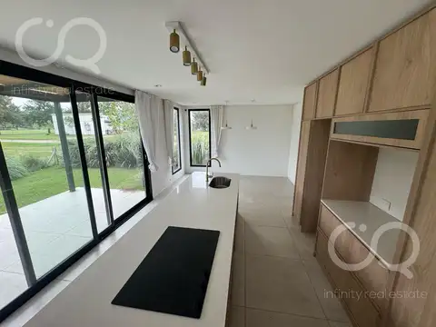 Alquiler anual en Fincas Sporting - 3 habitaciones - pileta