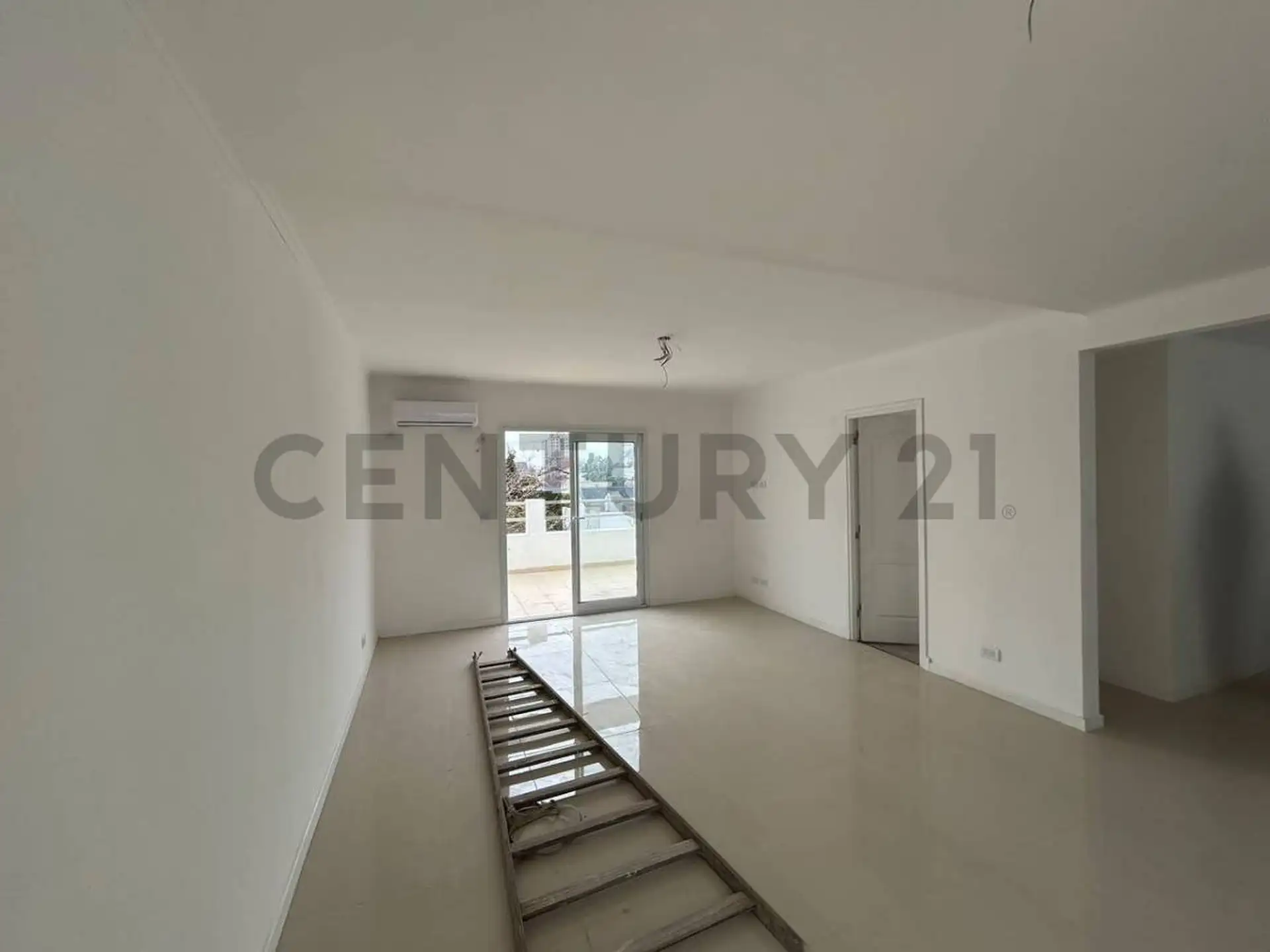 Departamento 2 ambientes a estrenar con patio y balcón terraza | Av. Colón