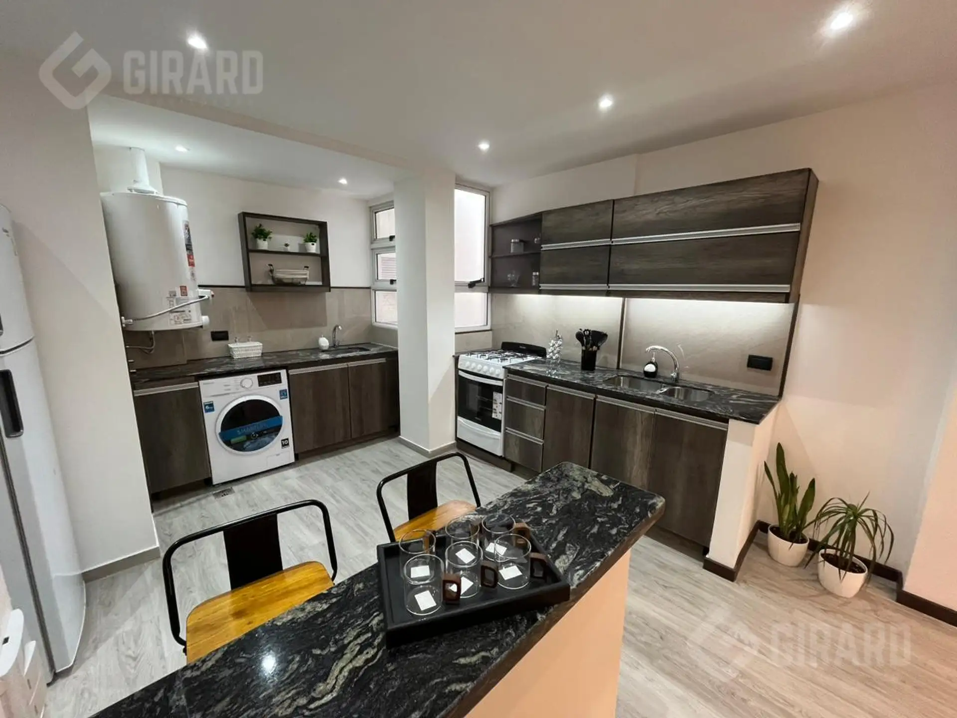 Depto 3 amb, 67m² con balcón francés — Centro