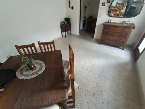 Depto Tipo Casa 4 ambientes con 2 baños