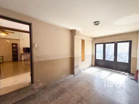 Venta Casa Siete Ambientes Floresta Cochera Terraza Patio Quincho