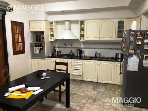 Casa 4 ambientes con 4 baños