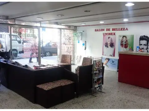 Retasado! Gran local comercial en pleno Centro de Rosario!