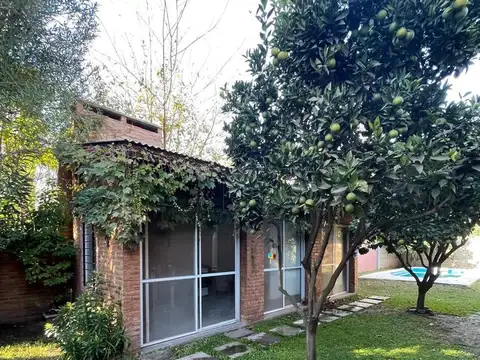 Casa en Venta con 1 cochera