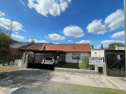 Casa de 4 Ambientes a metros del Predio Finky