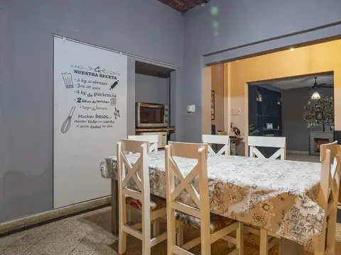 venta casa de pasillo 2 dormitorios con pileta