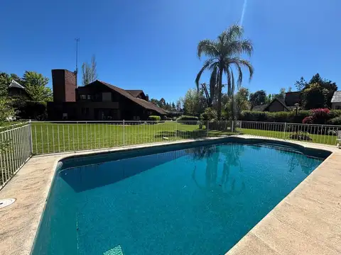 Casa 4 ambientes con 3 baños