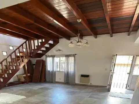 Casa 5 ambientes con 3 baños