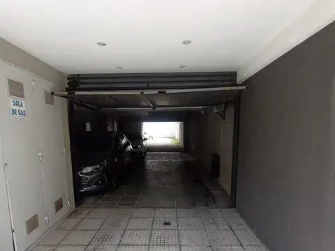 Vallejos 3147 Devoto, cochera descubierta en PB