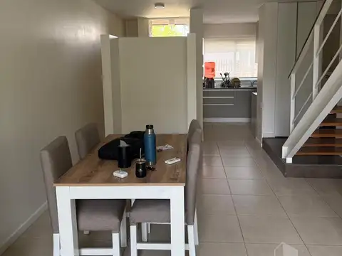 Depto Tipo Casa 3 ambientes con 2 baños