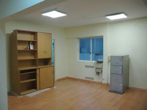 Oficina 3 ambientes con 2 baños