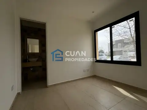Casa en Venta - 4 dormitorios -