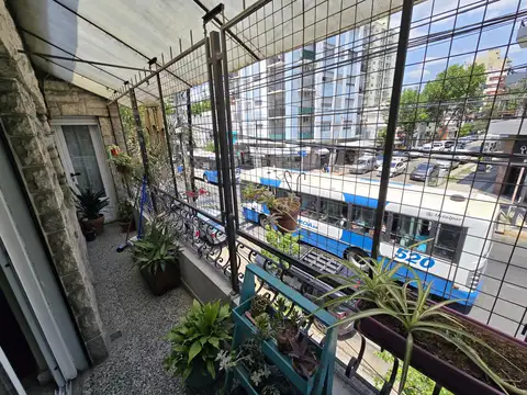 Depto Tipo Casa 3 ambientes con 2 baños