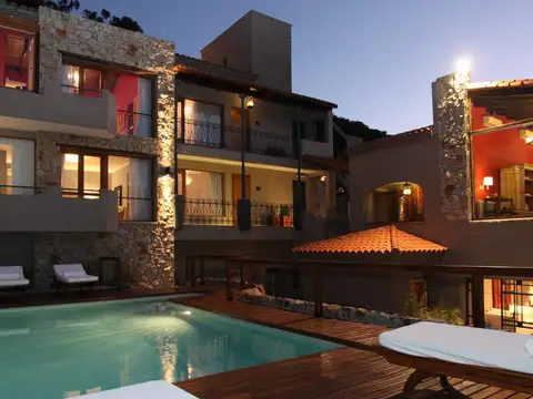Hotel Boutique en venta en Tres Cerritos, Salta, en funcionamiento, fondo de comercio, 10 hab