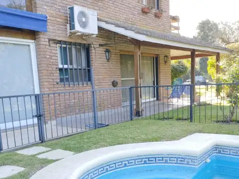 Casa 6 ambientes con 2 baños