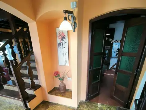 Casa en Venta con 4 cocheras