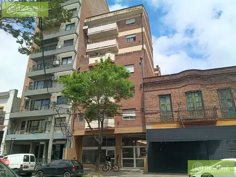 ALQUILER - Departamento de 2 ambientes con balcón en Tigre, cerca del Puerto de Frutos y la estación