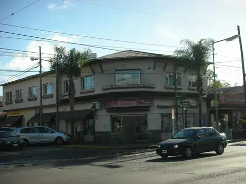 Av. A. T. De Alvear 1700
