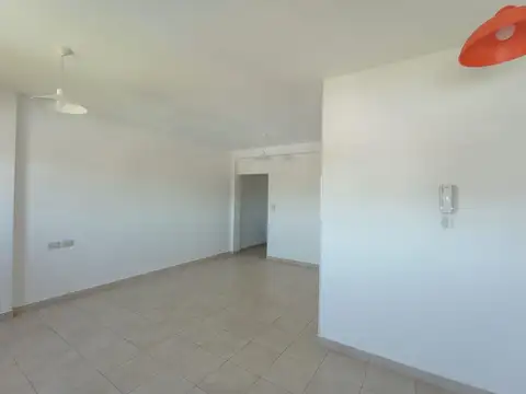 Departamento en Alquiler en Villa Luzuriaga, $ 400.000