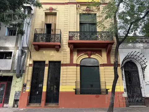 Casona En Venta 9 Ambientes, Balvanera CABA