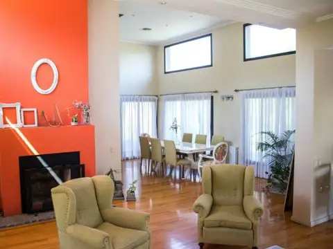 Casa 6 ambientes con 1 baño