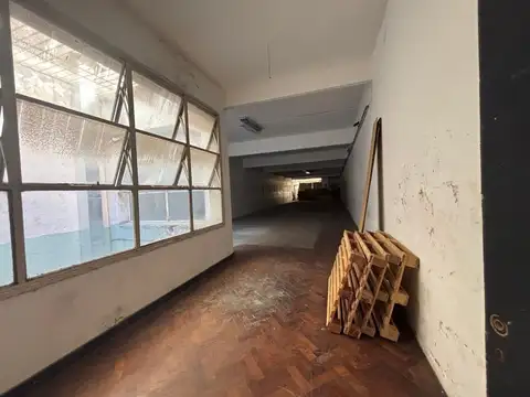 Galpon en Venta 57  mts Fondo