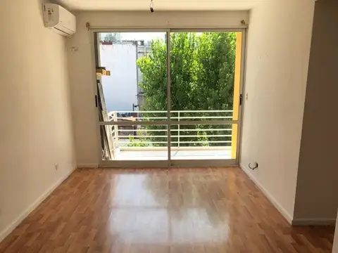 VENTA DEPTO. 3 AMBIENTES C/ BALCÓN, ALMAGRO.
