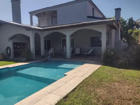 Casa a la venta  de 3 dormitorios.Barrio Cerrado Los Sauces.Pilar