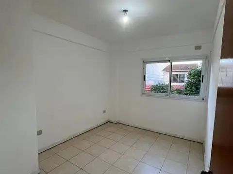 departamento 2 ambiente  con cochera (caseros )