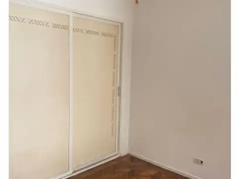 DEPTO 2 AMB , LAVADERO LUMINOSO sobre avenida