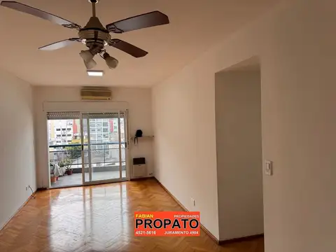 Depto de 3 ambientes en un 7 piso al frente con 2 baños, cochera fija cubierta y balcón aterrazado 
