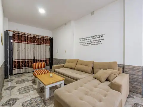 Casa 3 ambientes con 2 baños