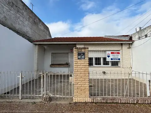 VENTA PH 3 AMBIENTES AL FRENTE CON COCHERA QUILMES
