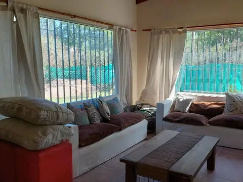 Casa 5 ambientes con 4 baños
