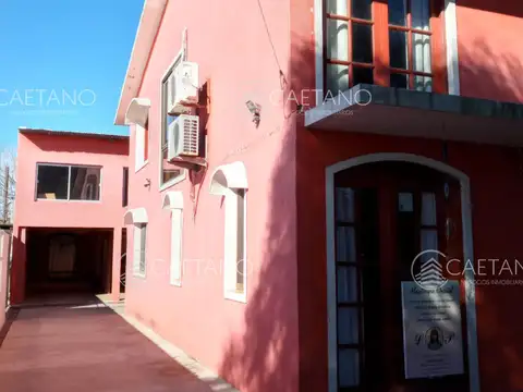 Casa 5 ambientes con 3 baños