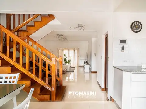 Casa 4 ambientes con 3 baños