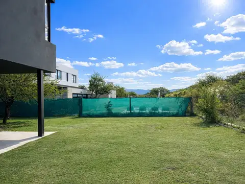 San Alfonso del Talar - Casa en 2 plantas