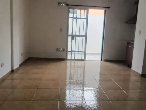DEPARTAMENTO MONOAMBIENTE CON PATIO