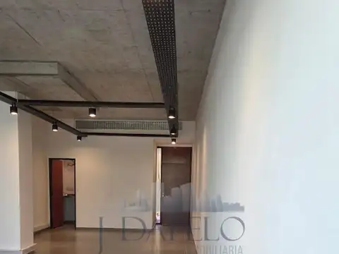 OFICINA EN AMANECERES OFFICE AL FRENTE