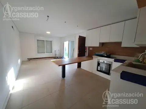 Casa 3 ambientes con 1 baño