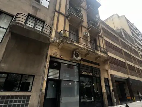 Tres Sargentos 454